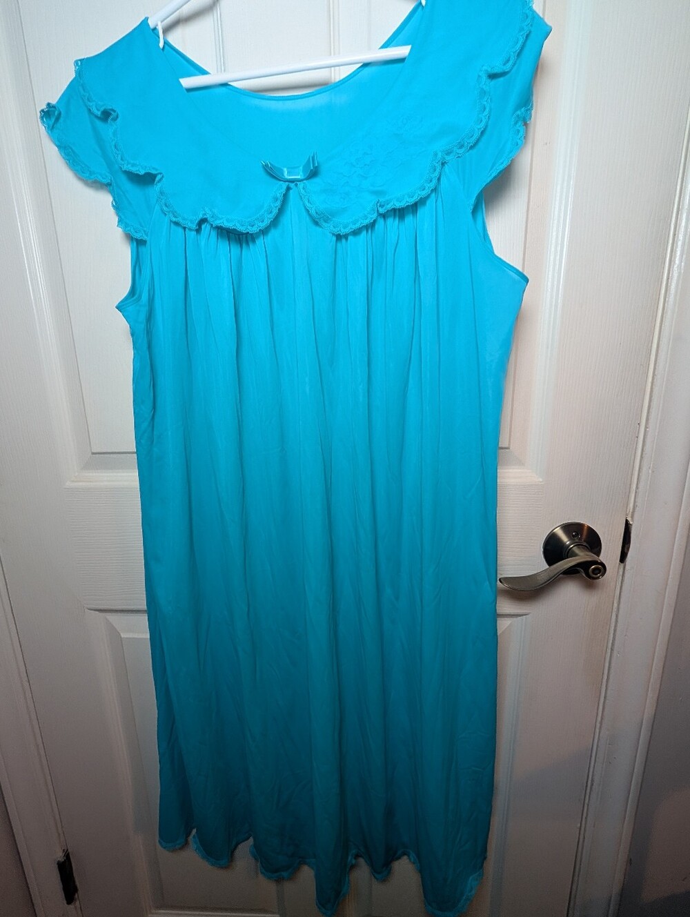 Vintage Shadowline Gown with Short Flutter Sleeves Size Large
